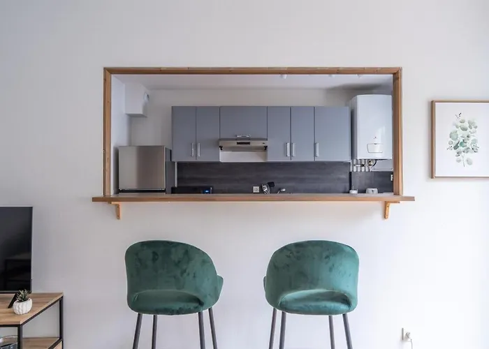 Apartment La Bretonnerie Private Parking, 2 Bedrooms, 4 People