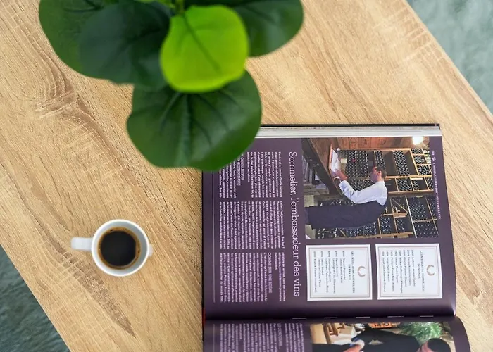 La Bretonnerie Private Parking, 2 Bedrooms, 4 People Tours