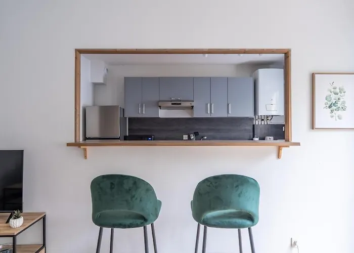 La Bretonnerie Private Parking, 2 Bedrooms, 4 People