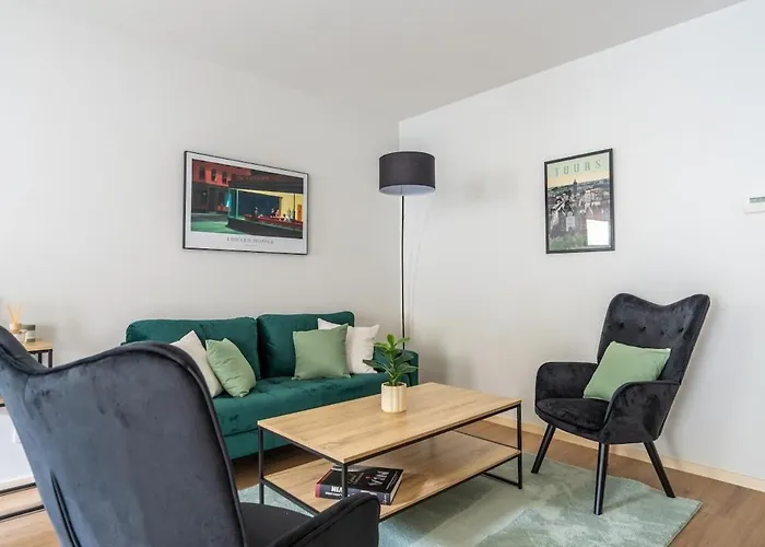 Apartment La Bretonnerie Private Parking, 2 Bedrooms, 4 People Tours