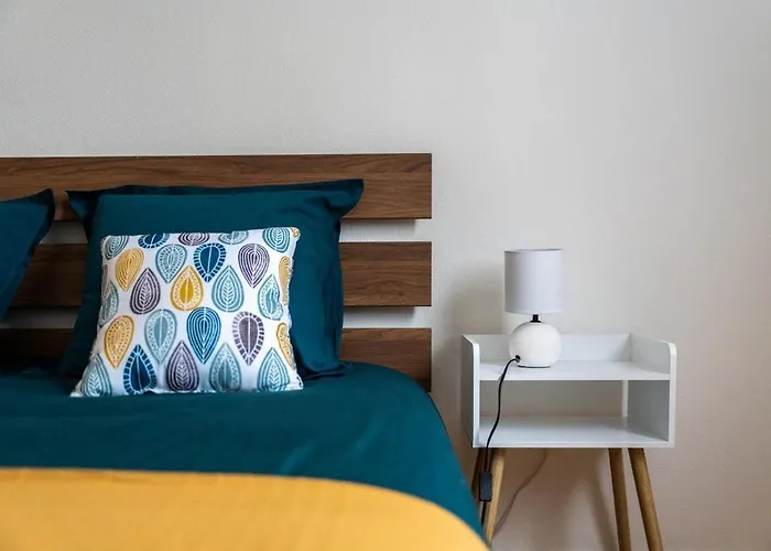 La Bretonnerie Private Parking, 2 Bedrooms, 4 People *