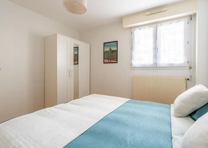 La Bretonnerie Private Parking, 2 Bedrooms, 4 People